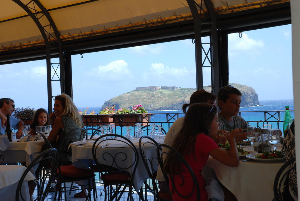 Hotel Villa Iulia Ventotene Dış mekan fotoğraf