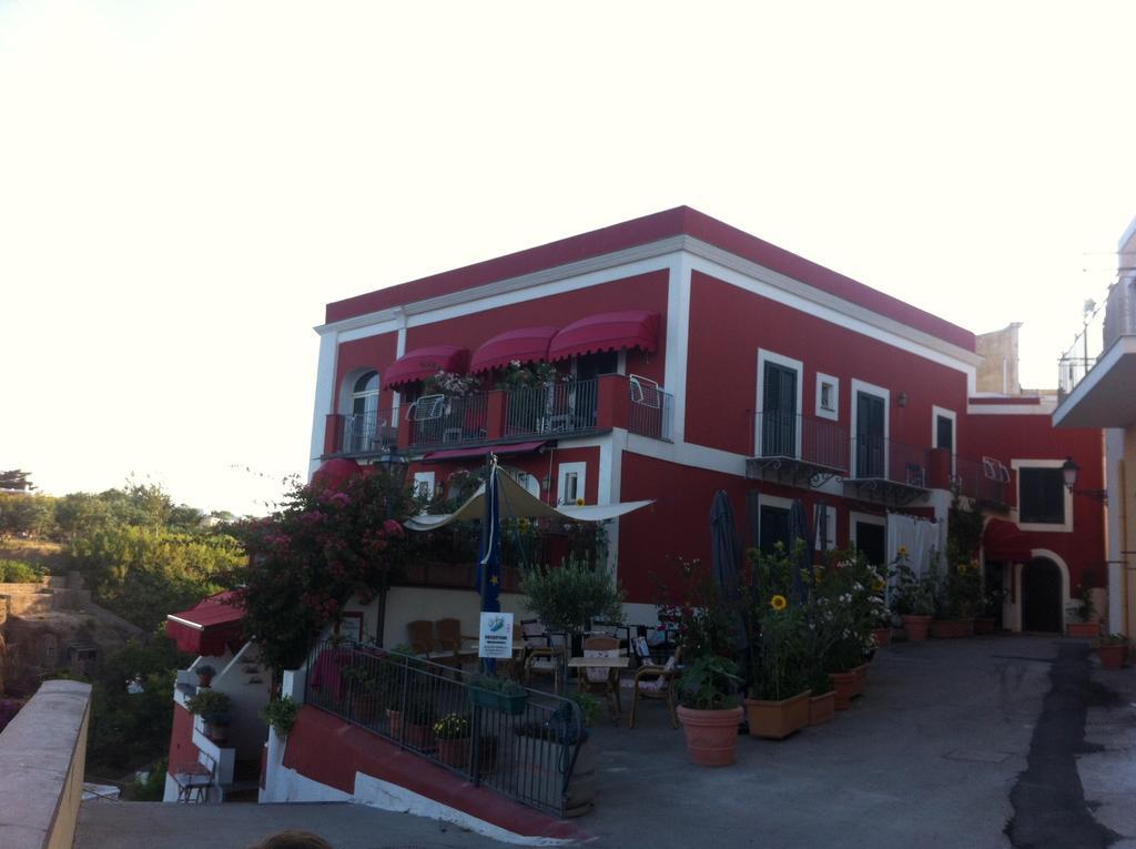 Hotel Villa Iulia Ventotene Dış mekan fotoğraf