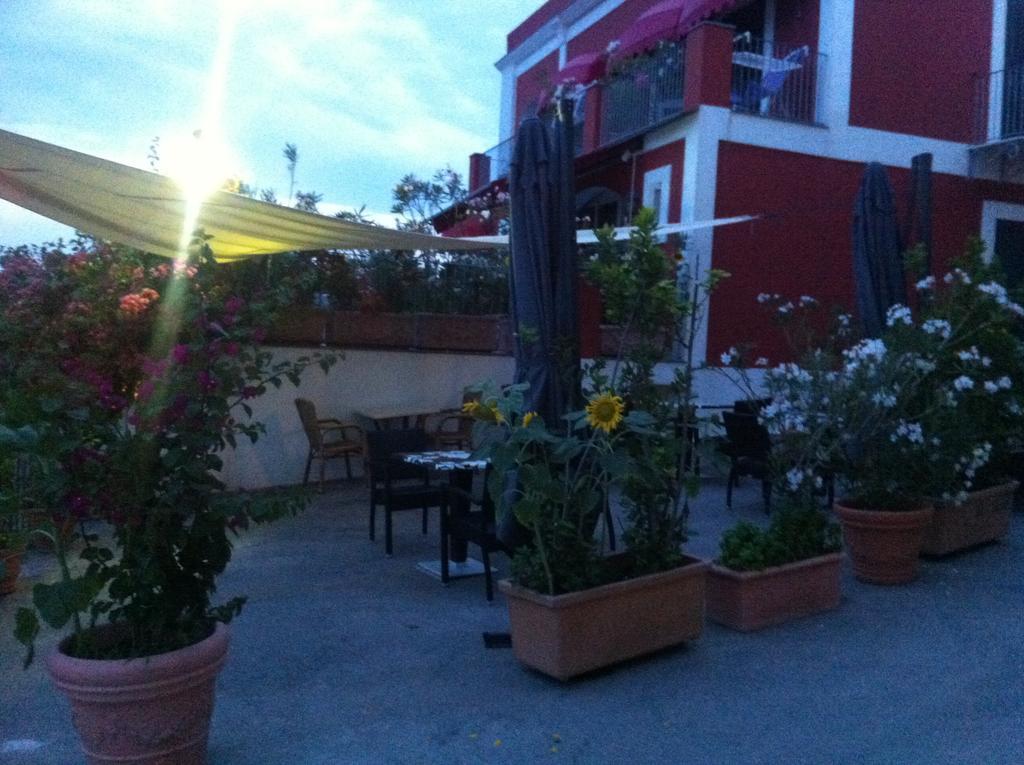 Hotel Villa Iulia Ventotene Dış mekan fotoğraf