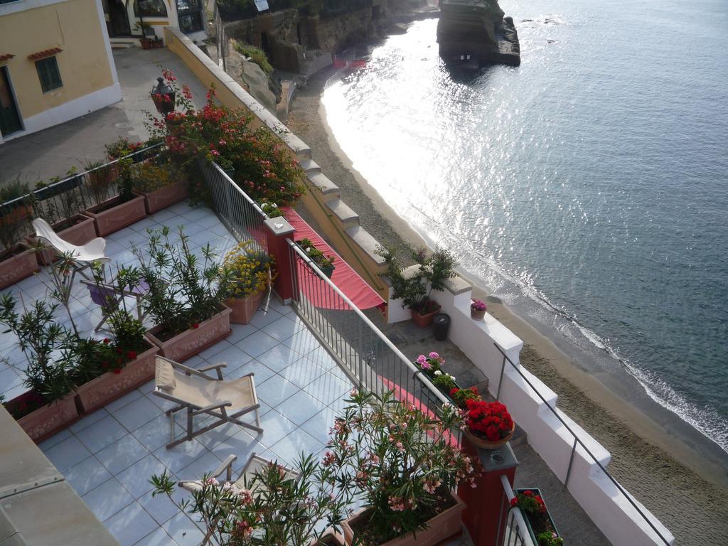 Hotel Villa Iulia Ventotene Dış mekan fotoğraf