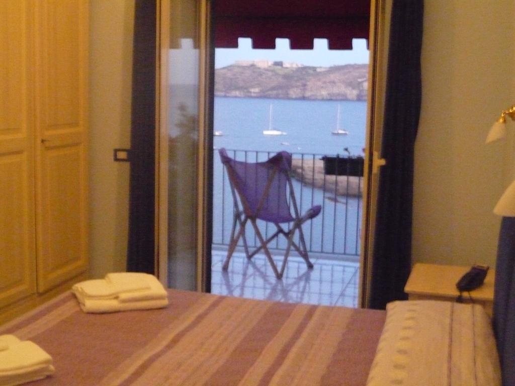 Hotel Villa Iulia Ventotene Dış mekan fotoğraf
