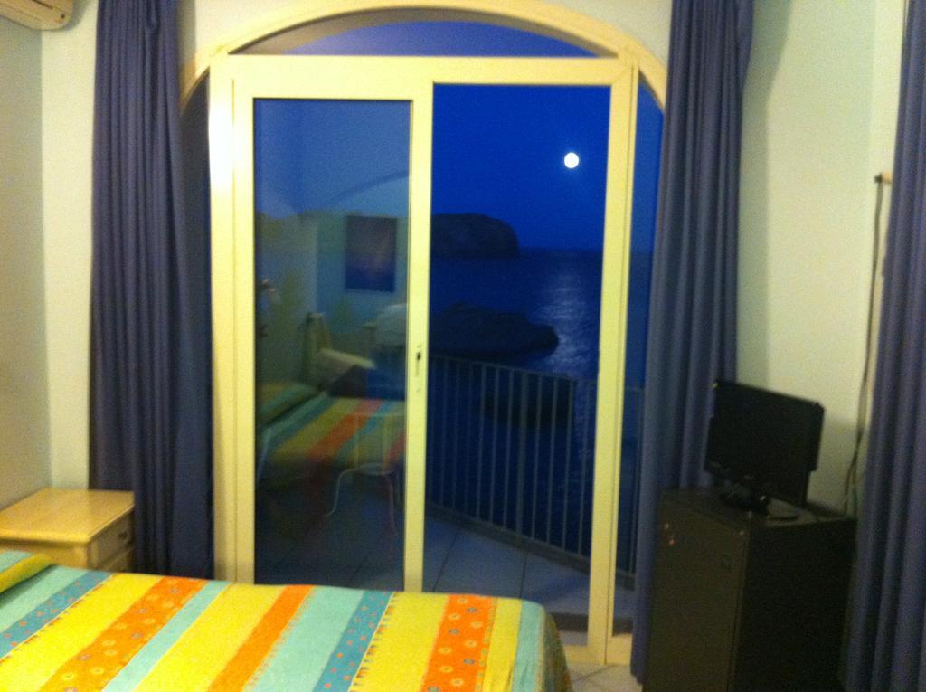 Hotel Villa Iulia Ventotene Dış mekan fotoğraf