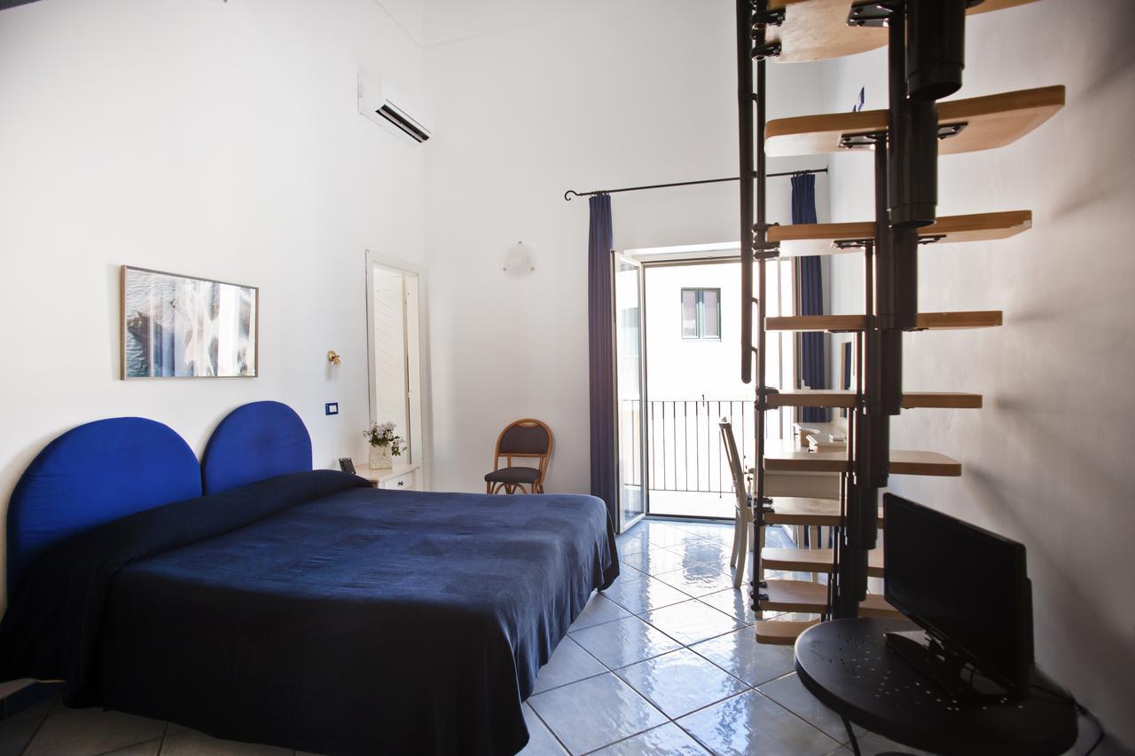 Hotel Villa Iulia Ventotene Dış mekan fotoğraf