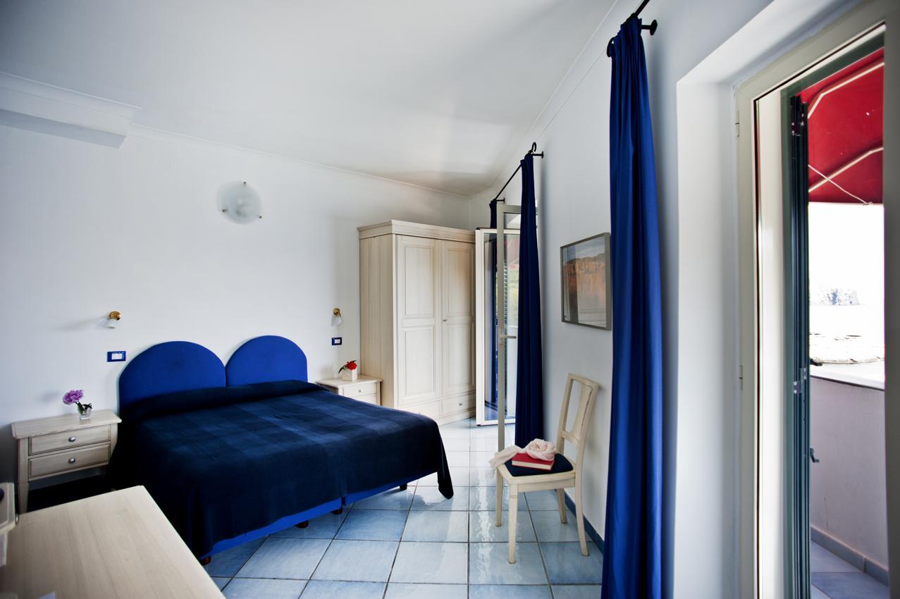 Hotel Villa Iulia Ventotene Dış mekan fotoğraf