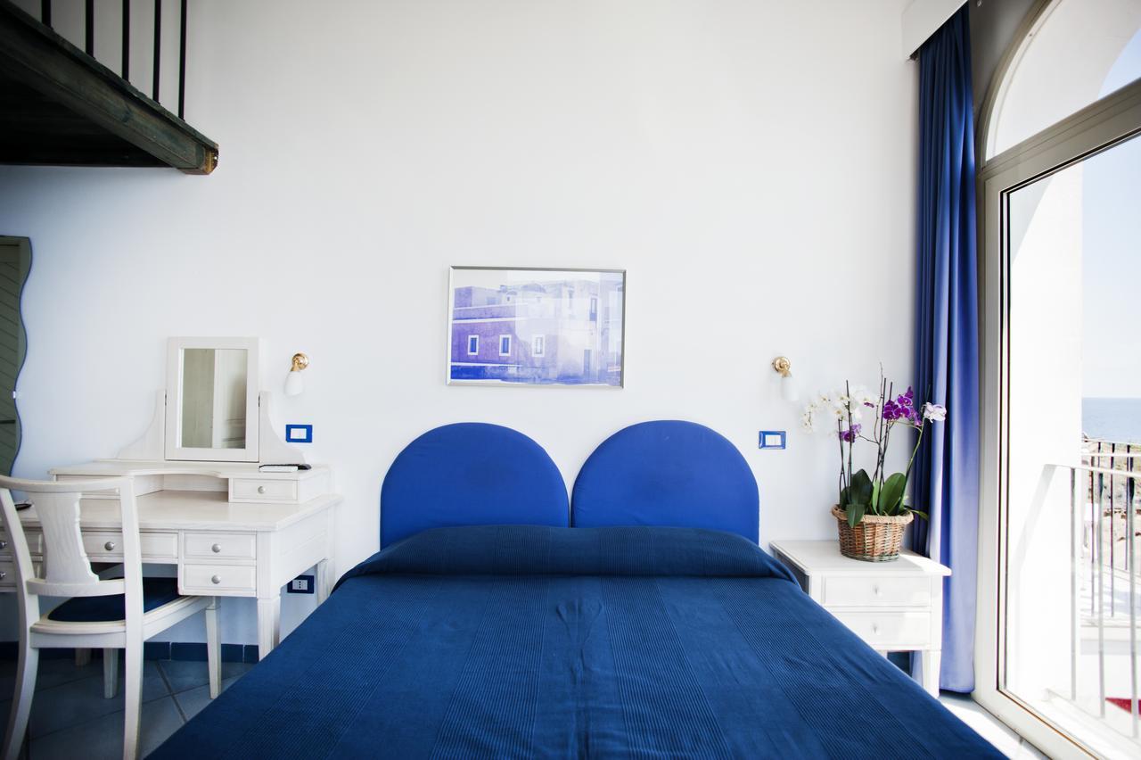 Hotel Villa Iulia Ventotene Dış mekan fotoğraf